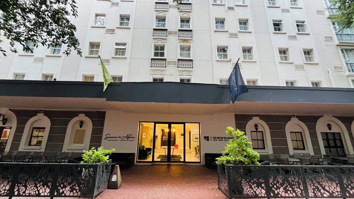 Cape Town City Centre Hotel | Professional & Cosy Hotel Room with Breakfast Buffet