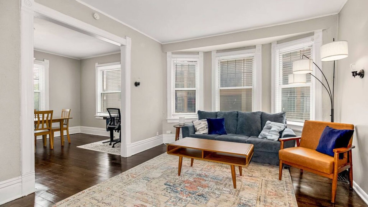 Central Hyde Park Apartment | Professional Housing