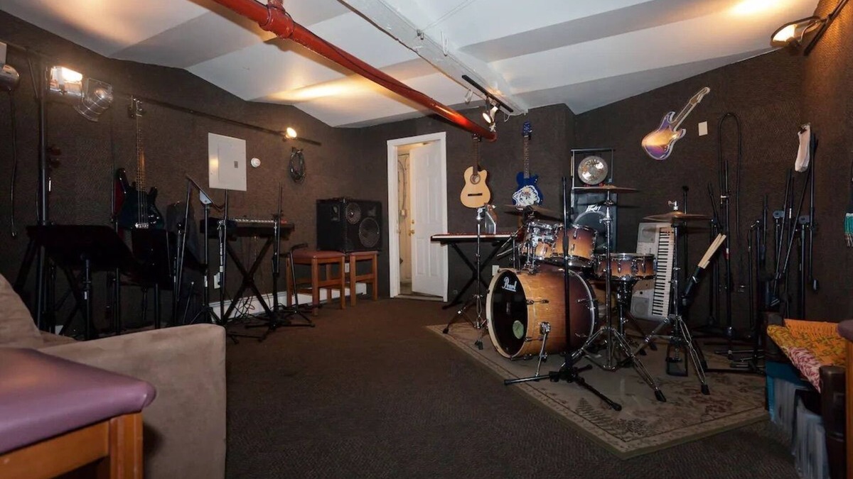 Stafford Springs Apartment | Professional Recording Studio