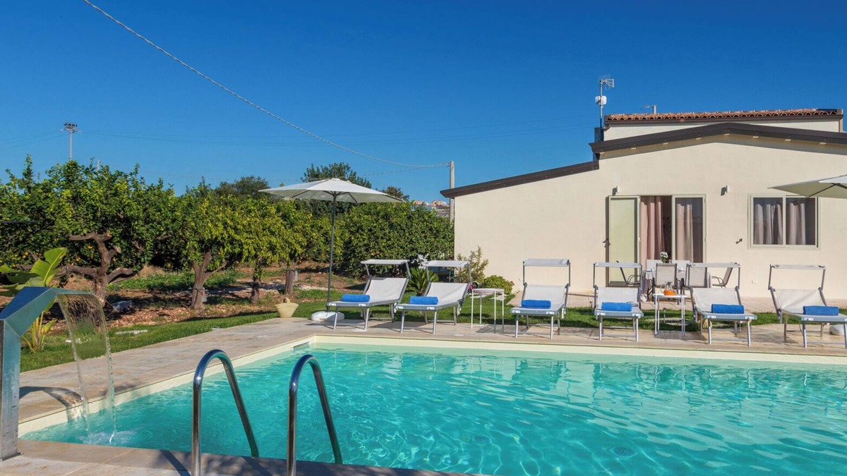 Ispica Villa | Profumo di Zagara 6+2, Emma Villas