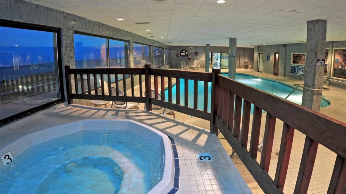 Seaside Gilbert District Hotel | Promenade Inn & Suites Oceanfront