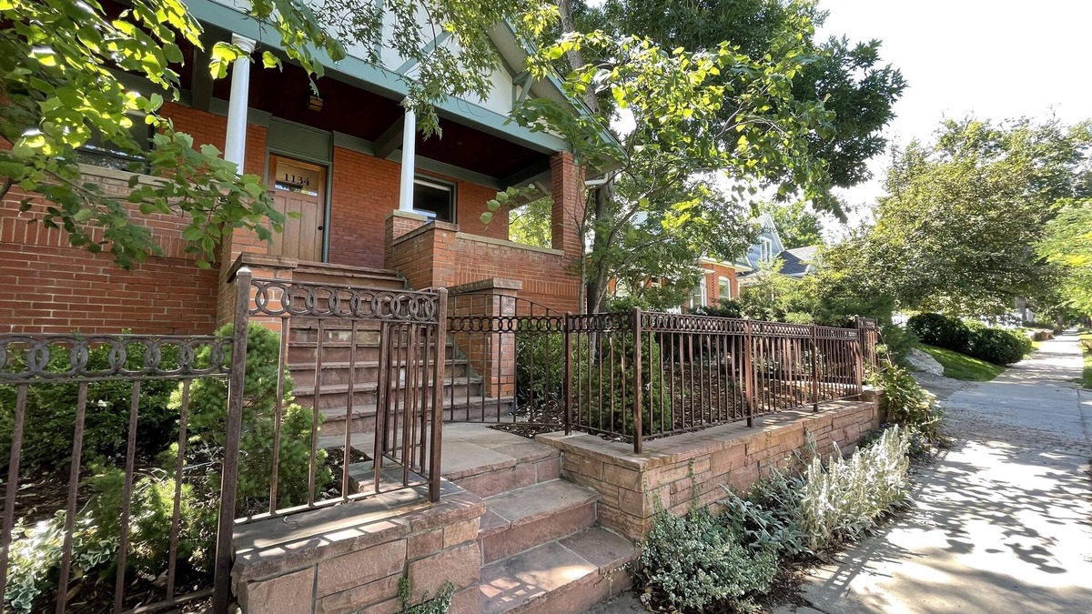 Newlands Condo | PROMO 10% MONTHLY DISCOUNTn 4 Bedroom + 2 Office Downtown Boulder!