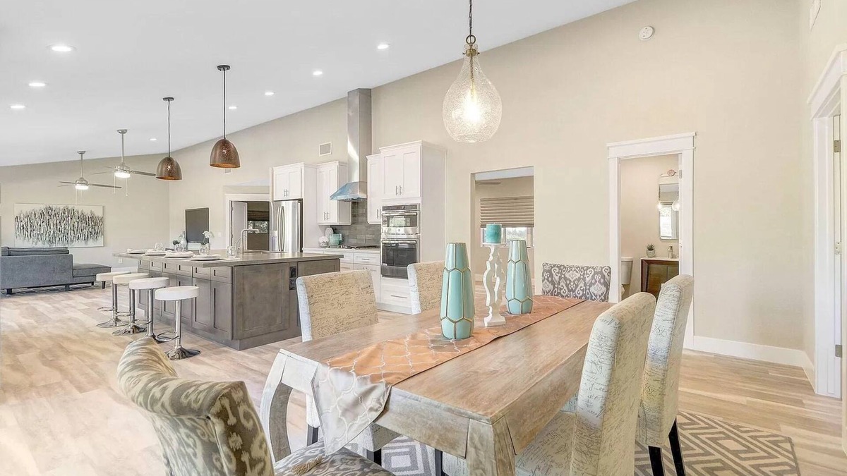 Raskin Estates House | PROMO 10% WEEKLY/20% MONTHLY DISCOUNTnBeautiful two master suite house