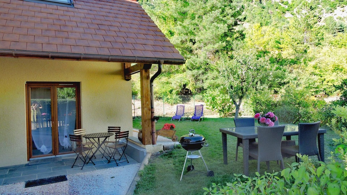 Rousset Ski Chalet | PROMO-20%/11/10 TO 1/11/PROX/LAKE/RANDOS/CITY-PARK/ADMIRE AUTUMN LANDSCAPES