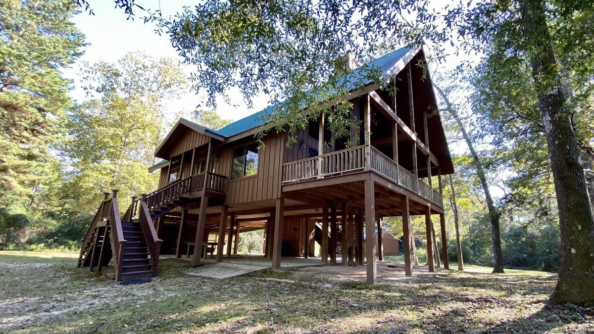 McNeill Cabin | PROMO 20% WEEKLY AND 25% MONTHLY DISCOUNT!nCreekside Cabin #2 “The Lodge”