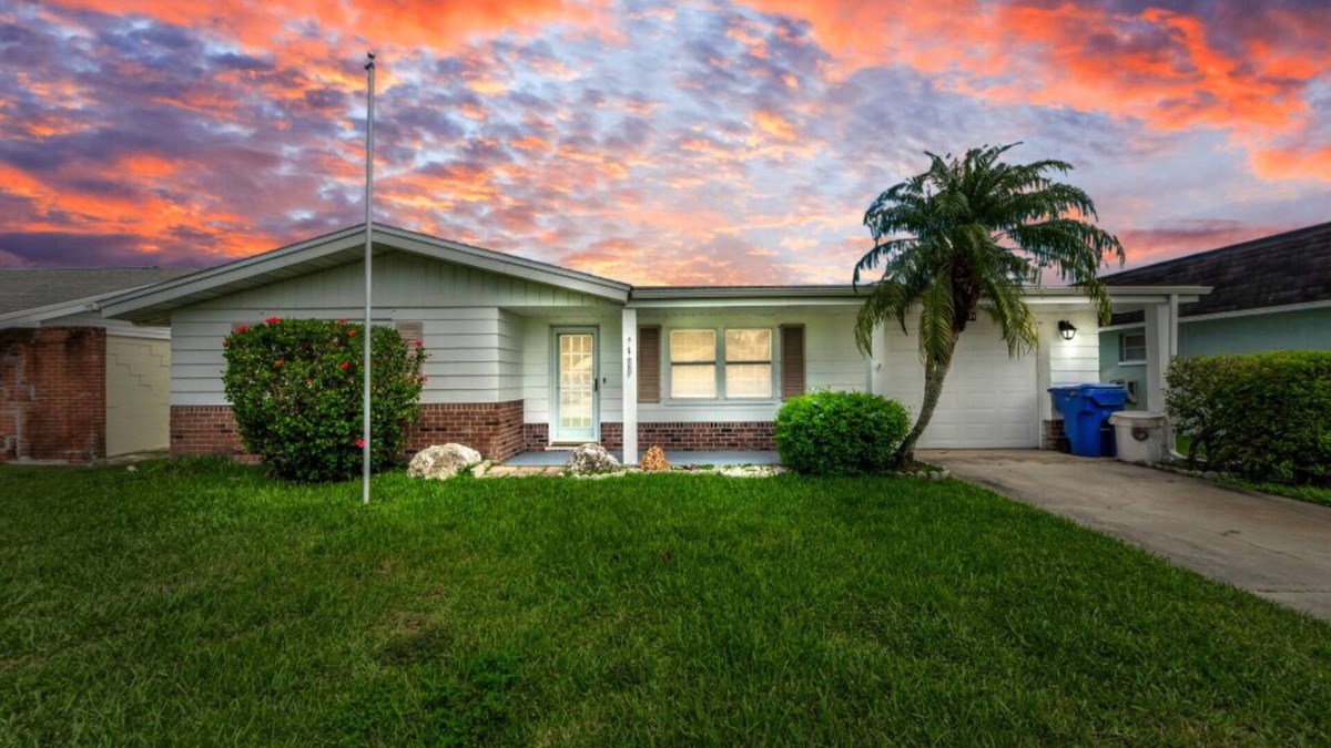 New Port Richey House | PROMO 5% weekly and 8% monthly discount!nPsalm139 Canal Front Vacation Home