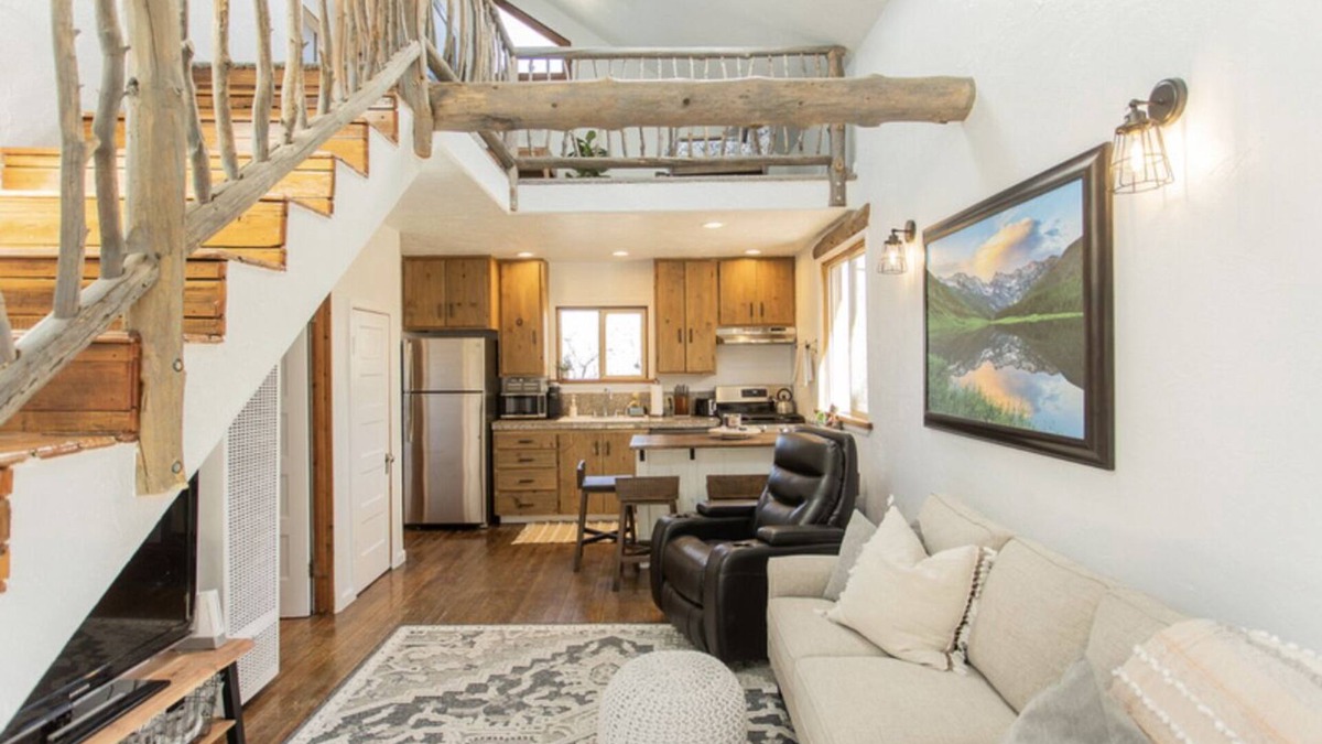 Larkspur Cabin | PROMO 5% WEEKLY AND 10% MONTHLY DISCOUNT!nMountain Cabin, conveniently located.