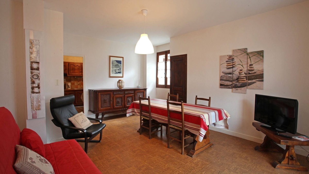 Esquieze-Sere Apartment | PROMO Charming apartment encircled by a unique mountain landscape. Center luz