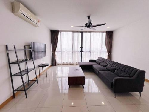 Kampung Kerinchi Apartment | PROMO Connected train 3 Bedrooms - Above Mall 25