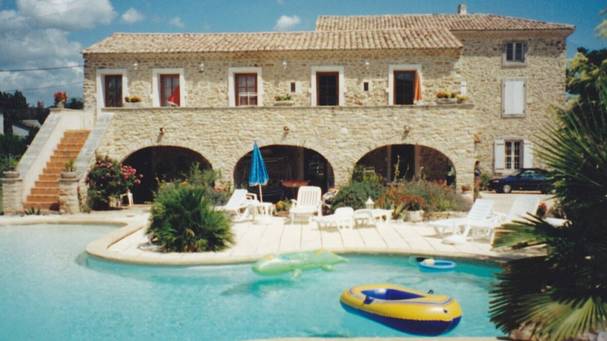 Saint-Julien-de-Peyrolas Apartment | #PROMO! F2 apartment with large swimming pool at the bottom of the Ardèche Gorges