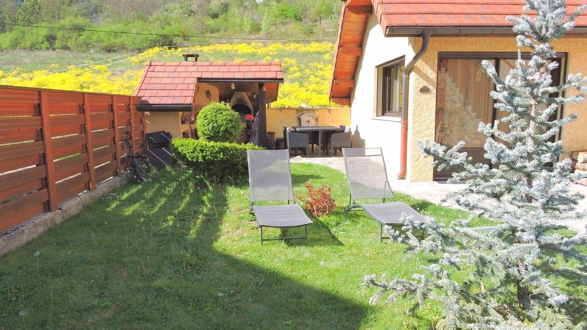 Rousset Ski Chalet | PROMO:SEPT/OCT/PROX/LAC SERRE-PONCON/RANDOS/COME AND ADMIRE THE AUTUMN LANDSCAPES
