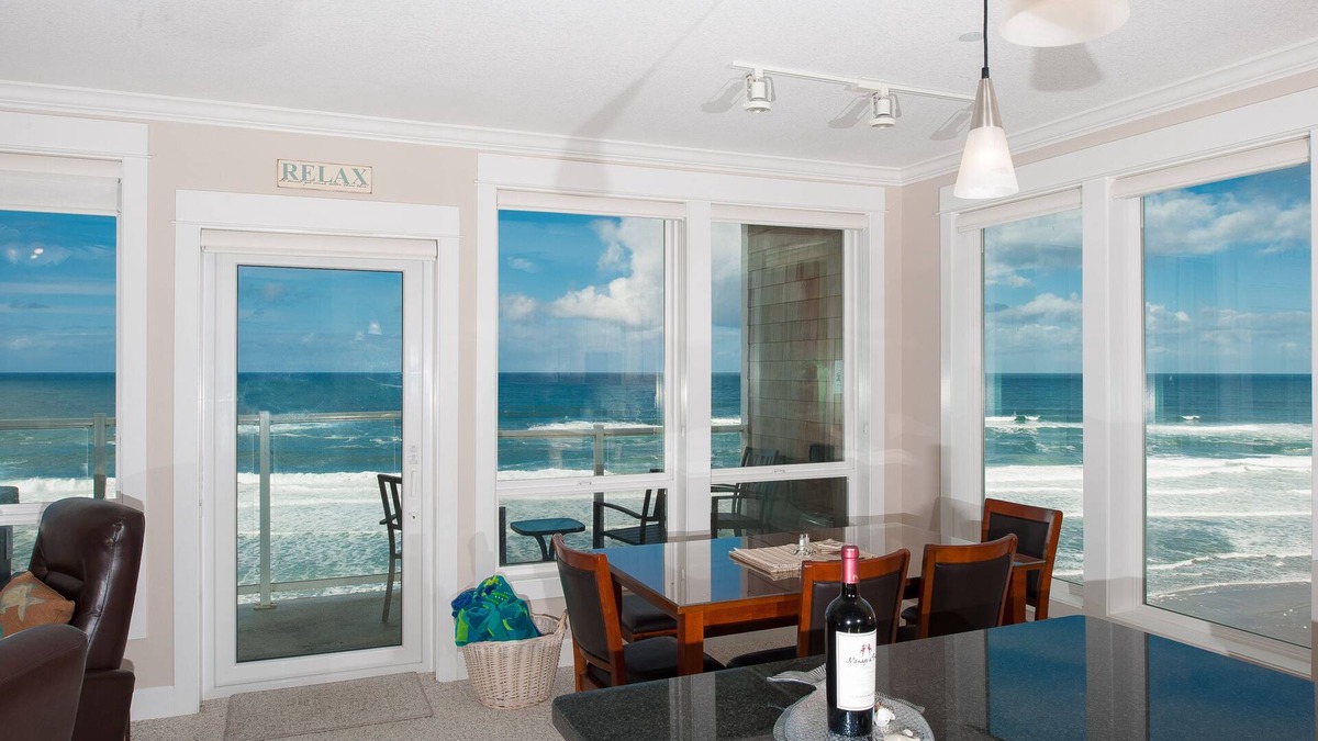 Lincoln City Condo | Promo! Third Floor Corner Condo, Oceanfront, Private Hot Tub, Pool, Free Wifi!
