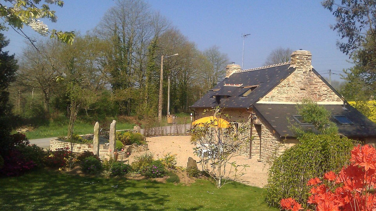 Rosporden Cottage | PROMOTION ! rental : old Bretonne house, in stones, in the countryside