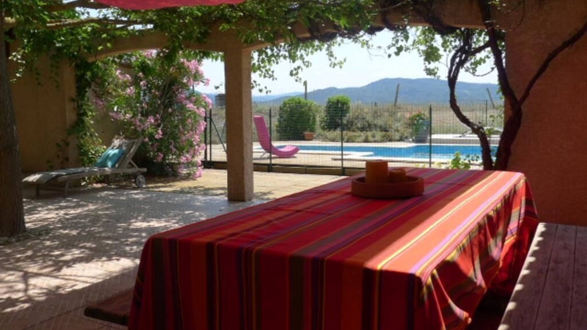 Verzeille Cottage | PROMOTION summer: from 13/07 to 20/07 and 17/08 to 24/08 945 euros instead of 1500 eur