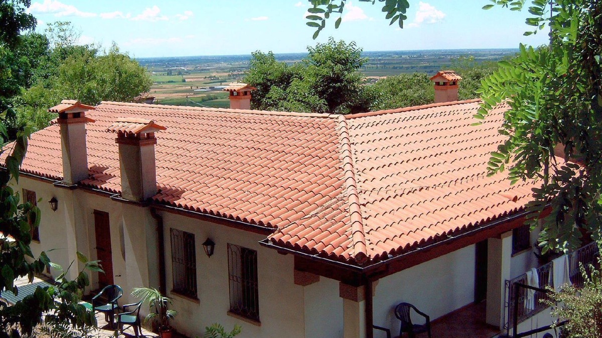 Cornoleda Apartment | PROOTION TRAVEL WITH BABY IN THE FAMILY from 16 to 31 August cot, high chair