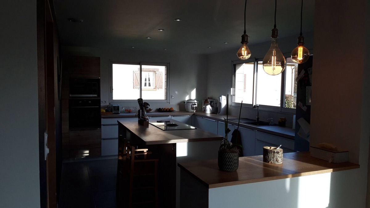 Arnage House | Property 300m from the 24 hour circuit of Le Mans