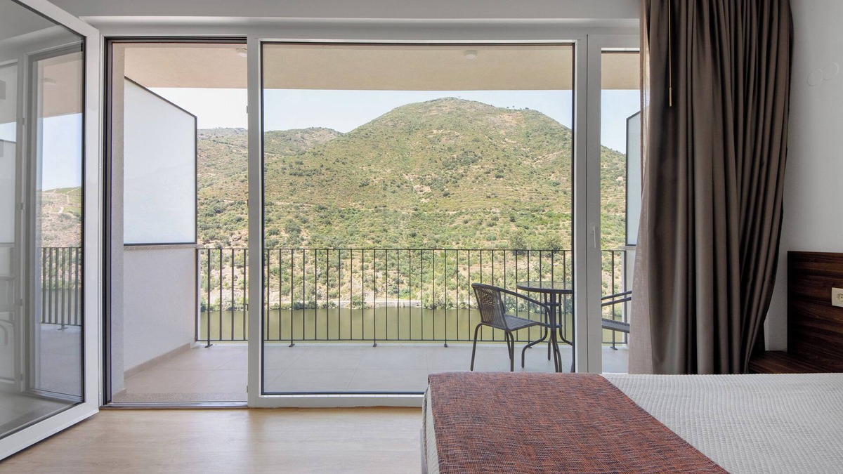 Armamar Resort | Property In A Holiday Village 'Quinta Da Pedra Caldeira I' with Mountain View and Air Conditioning