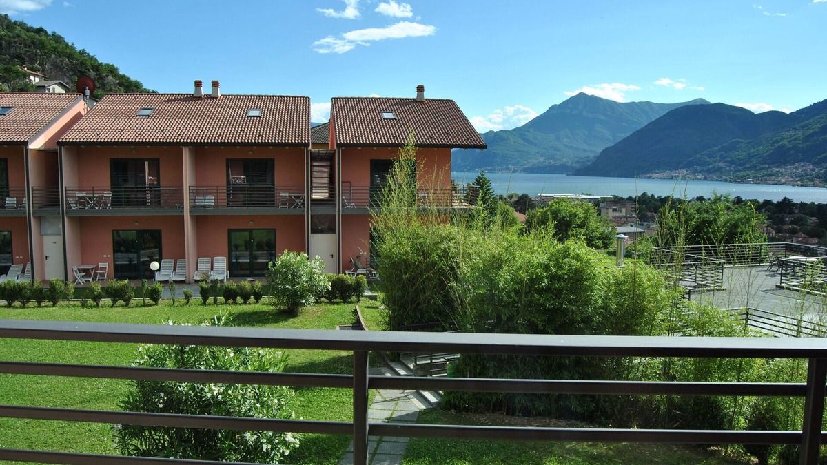 Dervio Resort | Property In A Holiday Village 'Monolocale con soppalco Lake Como ' with Balcony & Wi-Fi