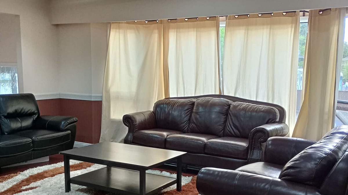 Pitt Meadows House | Property in Pitt Meadows.Private Upper-level house 3BR/1.5BA with a huge patio