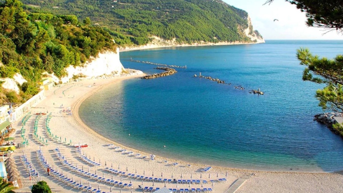 Petritoli House | Property with Two Pools. Wedding and Group Holidays sleeps 73 people