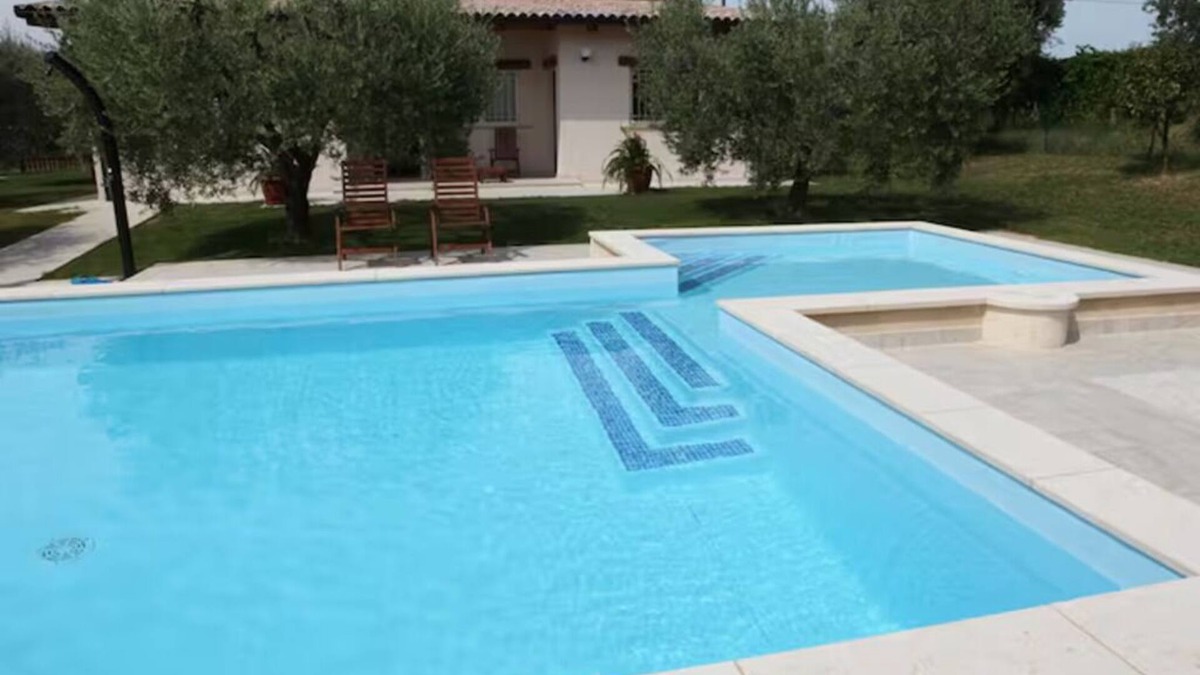 Torano Nuovo House | Property with villa and pool