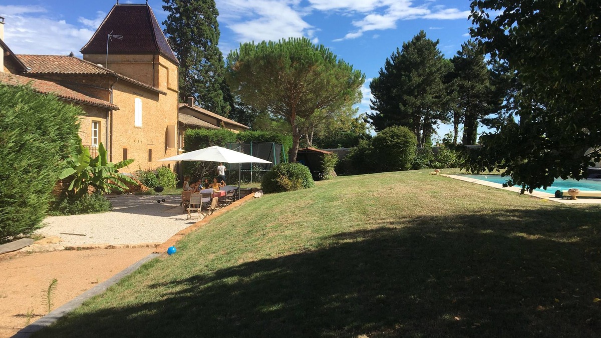 Morance House | Propriété de Charme en Pierres Dorées Avec Piscine & Parc de 0,5ha . 25' de Lyon