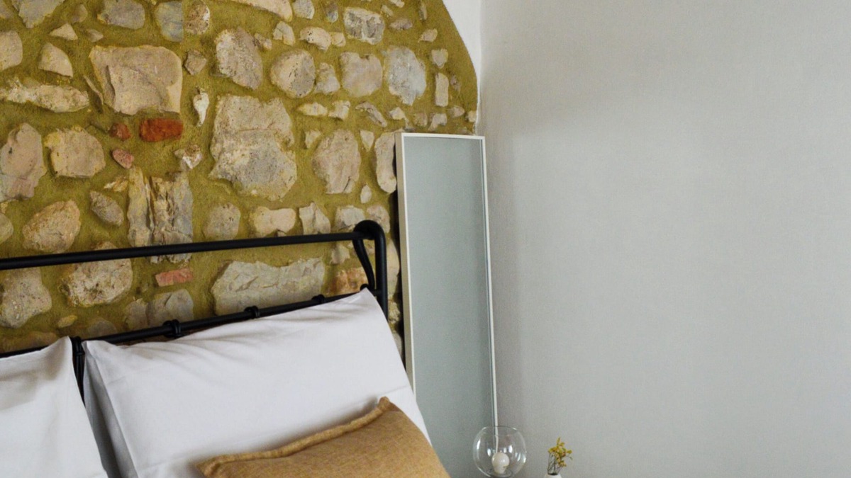 Cison di Valmarino House | Prosecco Escape: Elegant Room in Cison