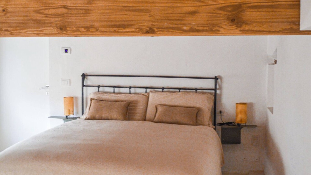 Cison di Valmarino House | Prosecco Escape: Elegant Room in Cison