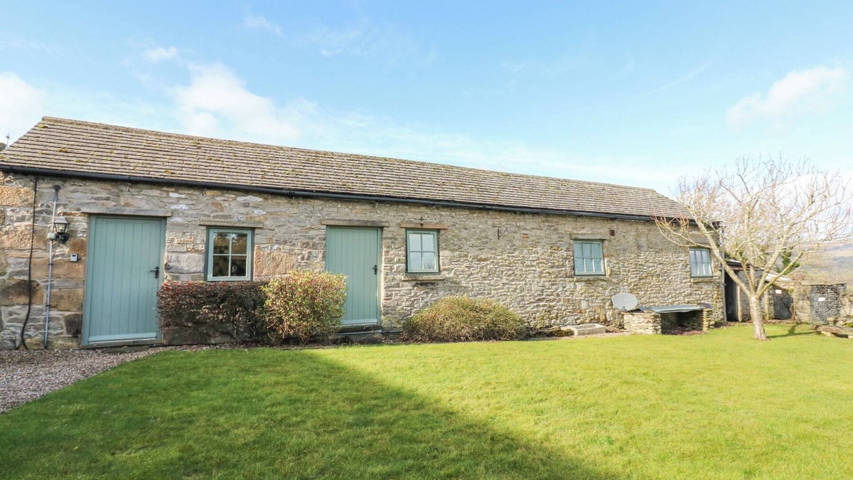 West Witton Cottage | PROSPECT BARN, pet friendly, character holiday cottage in West Witton