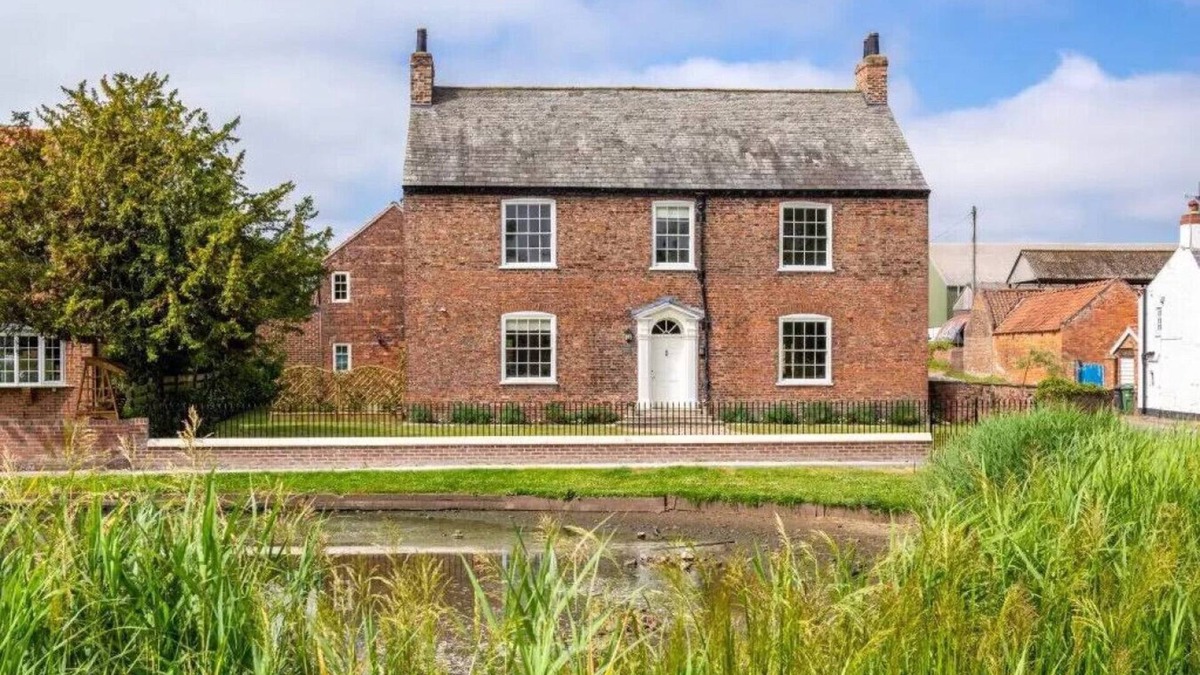 York House | Prospect House sleeps 14, dog friendly