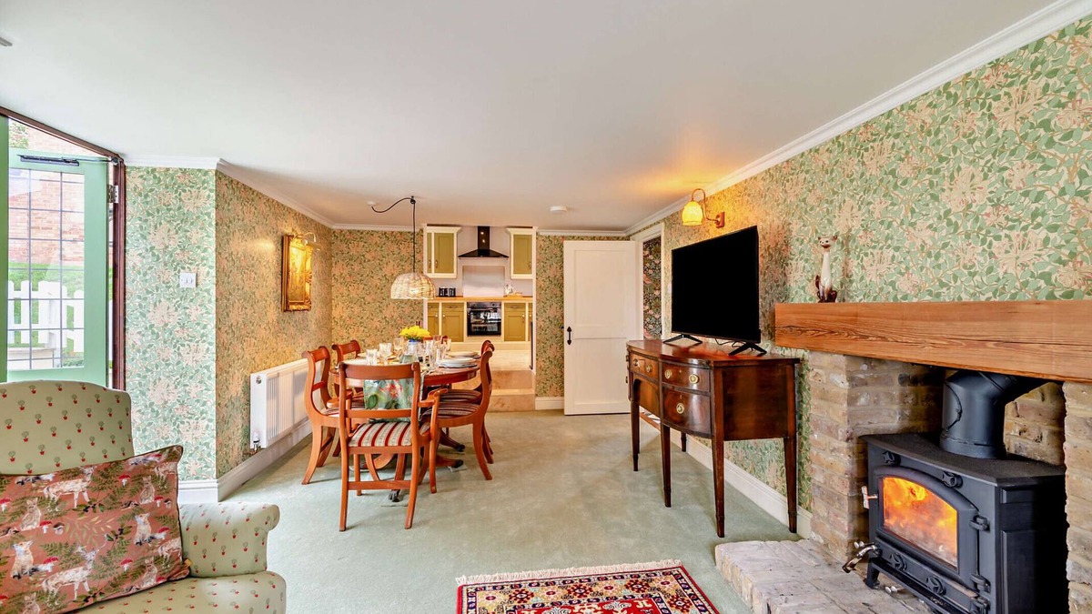 Minster on Sea House | Prospect Villa - Two Bedroom House, Sleeps 4