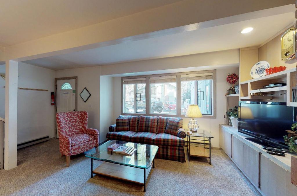 Warm Springs Apartment | Prospector Condo