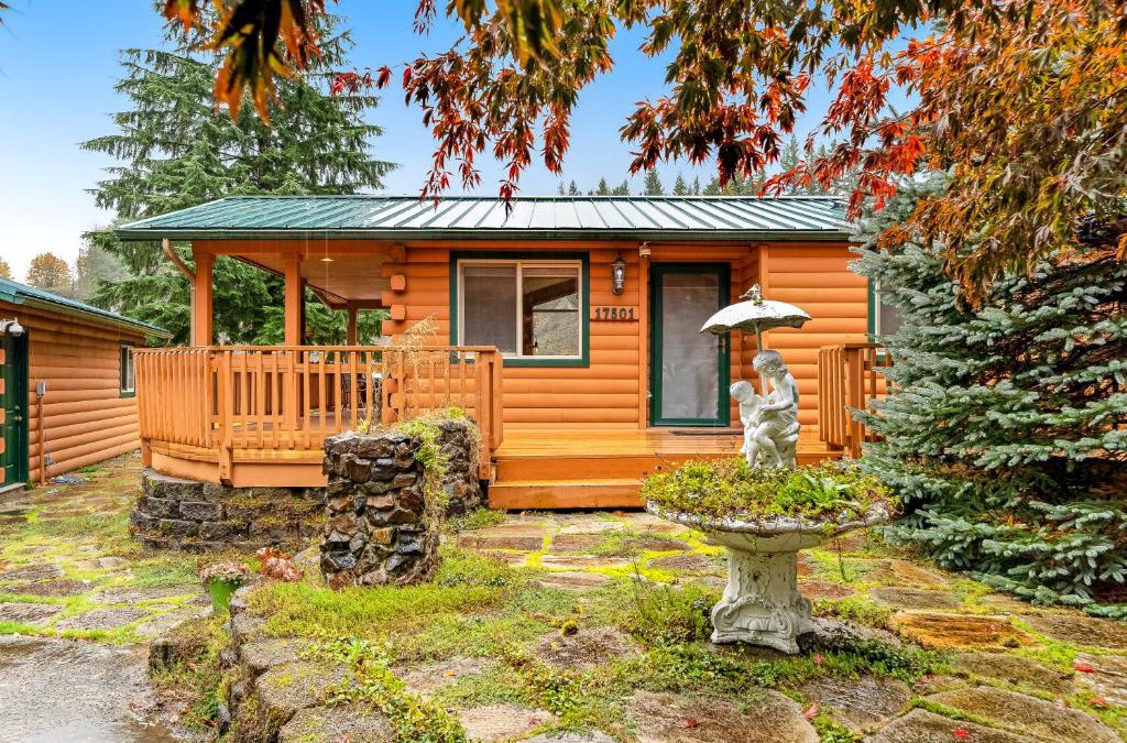 Gold Bar House | Prospector's Bend