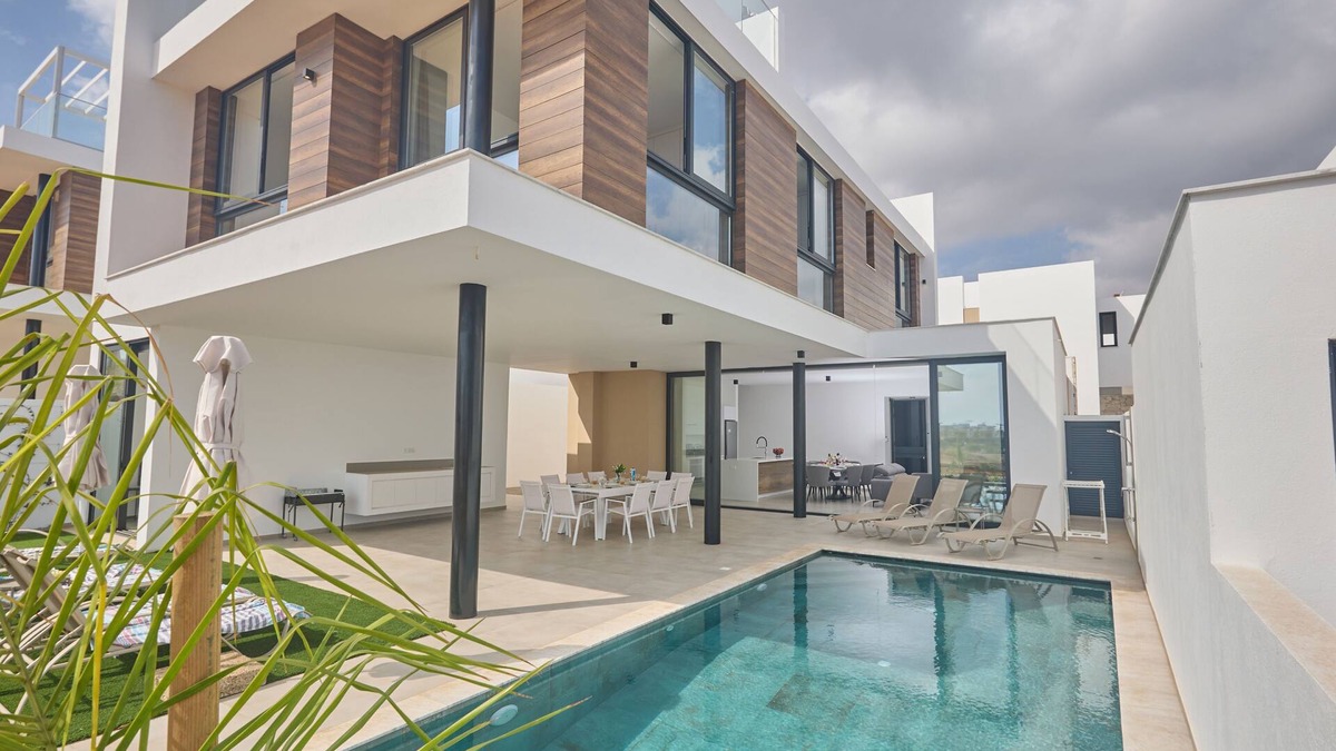 Pernera Cottage | Protaras Aqua Pearl Villa AQ11 - a villa that sleeps 11 guests in 5 bedrooms