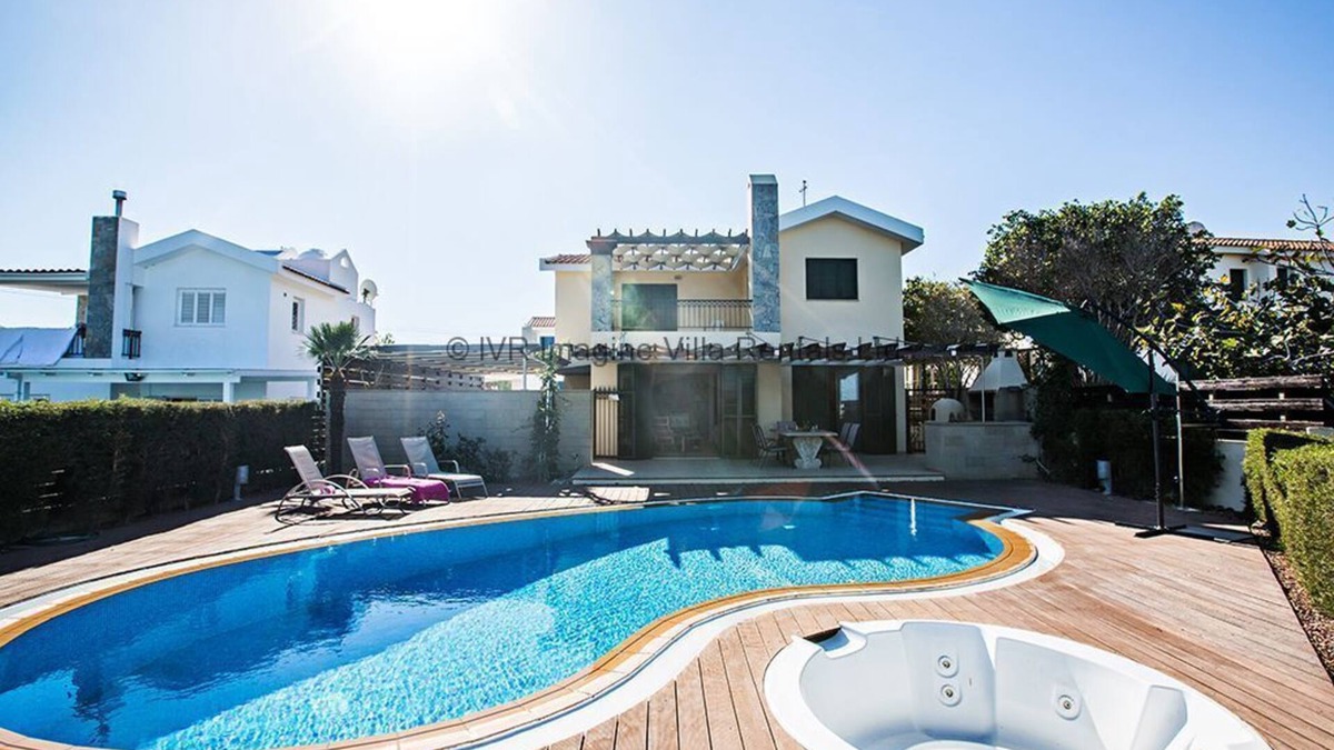 Protaras Cottage | Protaras Spetses Villa SP5 - a villa that sleeps 6 guests in 3 bedrooms