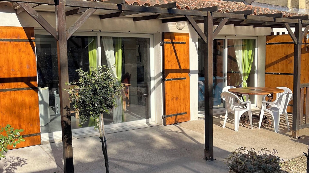 Le Thor House | Provençal House countryside-1 to 8 people - 8 mn from village - swimming pool