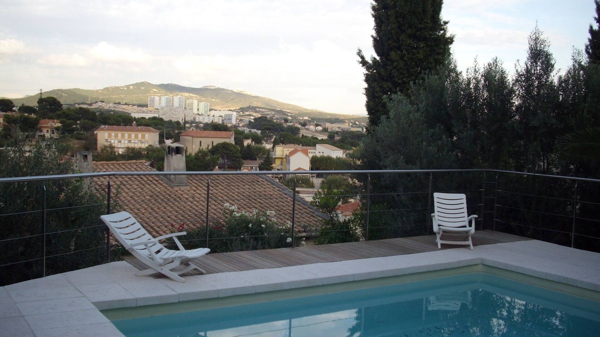 Les Pennes-Mirabeau Villa | Provencal house with swimming pool, near creeks, Mucem, Sea, .