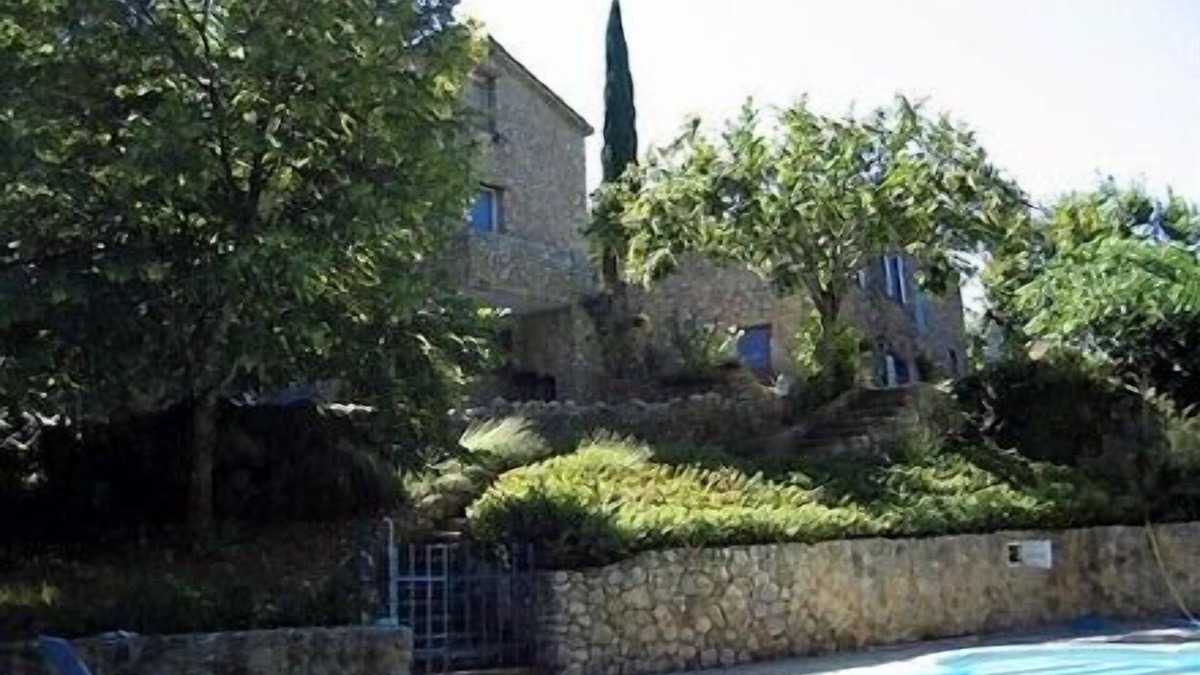 Sahune Other | Provencal sheepfold in a quiet, green setting, swimming pool mid-June mid-September