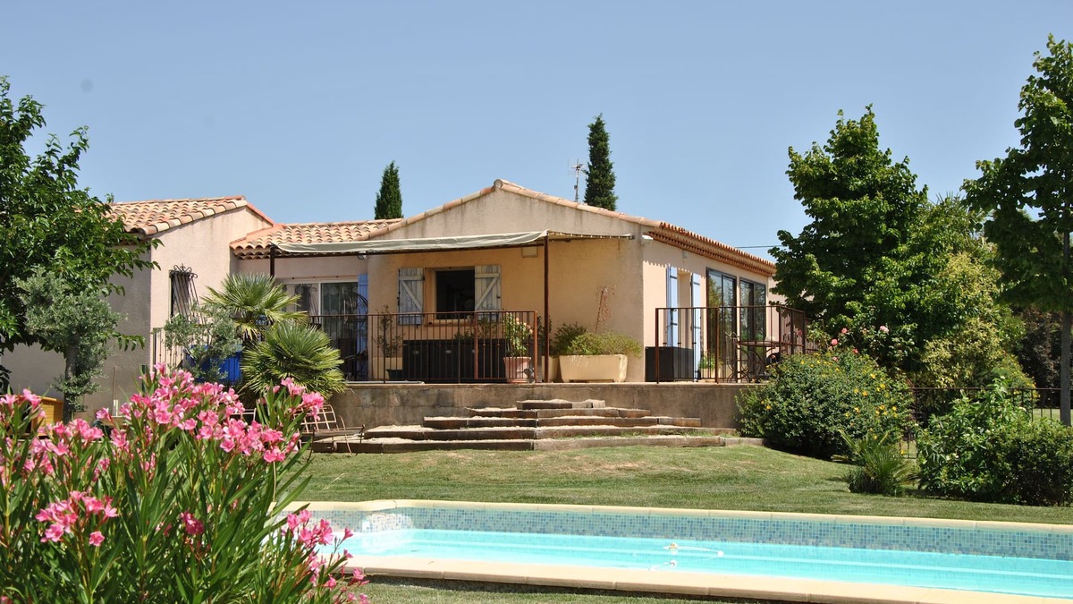 Pourrieres Villa | Provencal villa with pool at the foot of the holy victory