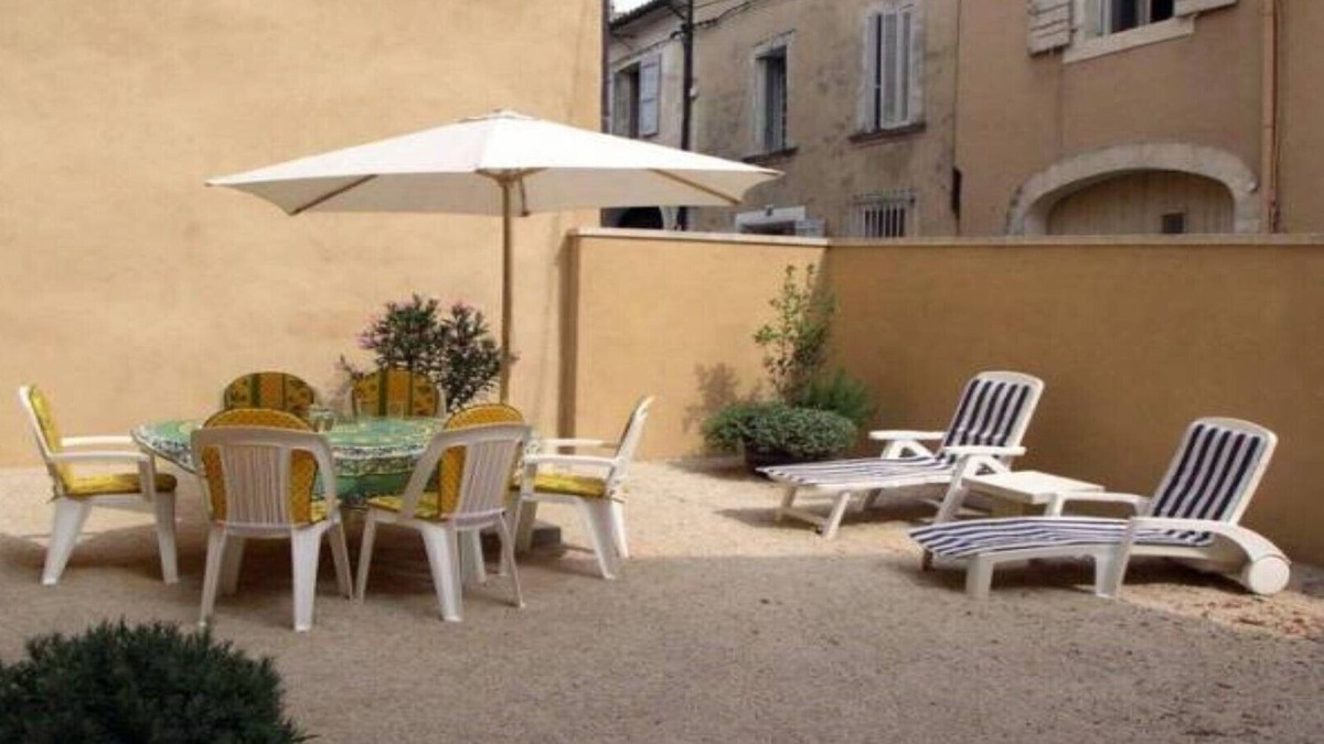 Bonnieux House | PROVENCE BLUE LUBERON STOPOVER