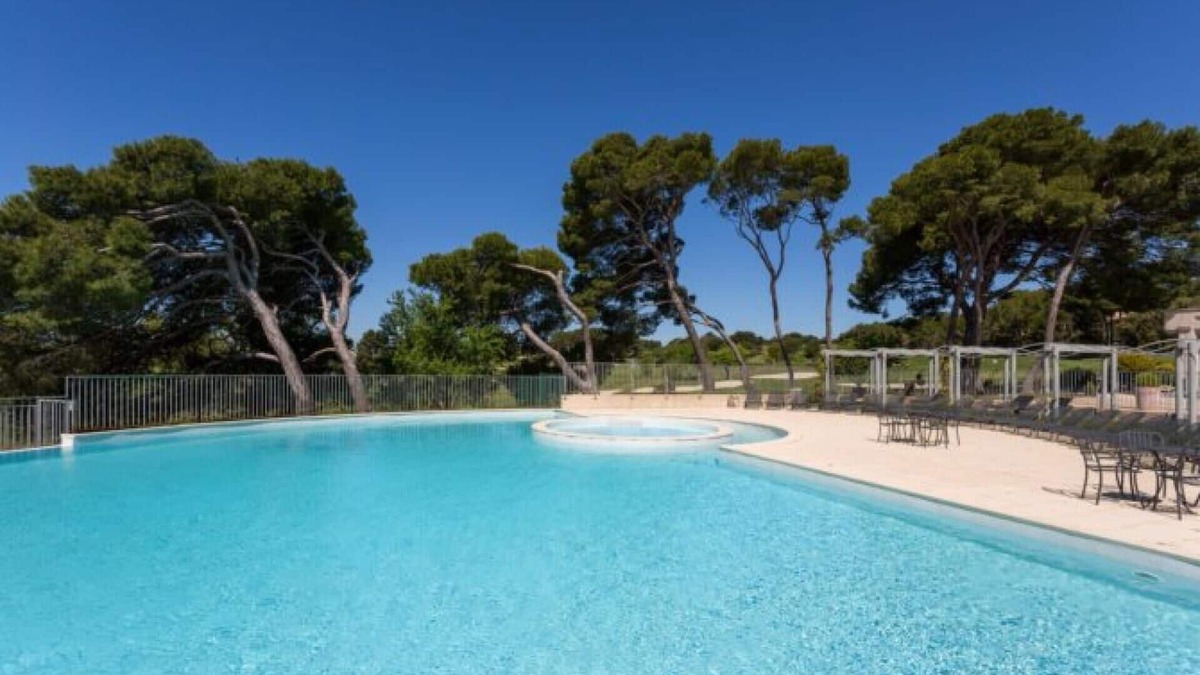 Saumane-de-Vaucluse Apartment | Provence Country Club L'Isle sur la Sorgue