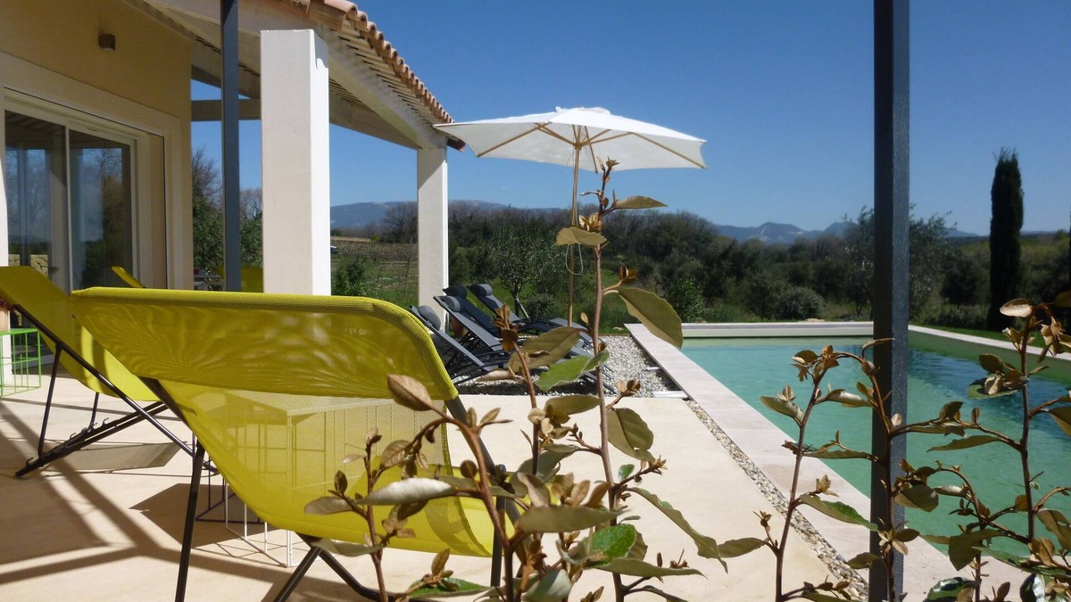 Grignan Villa | Provence-contemporary air-conditioned villa 6pers-plain pied-vue-private pool-3bed