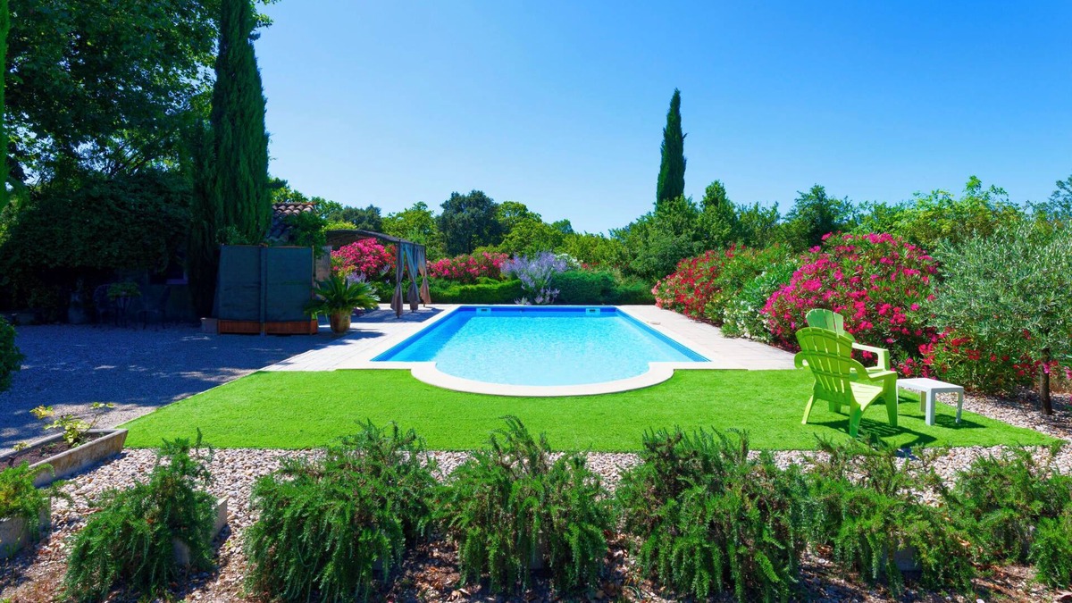 Visan House | "Provence-cool" 50m² gîte in an old Provencal farmhouse