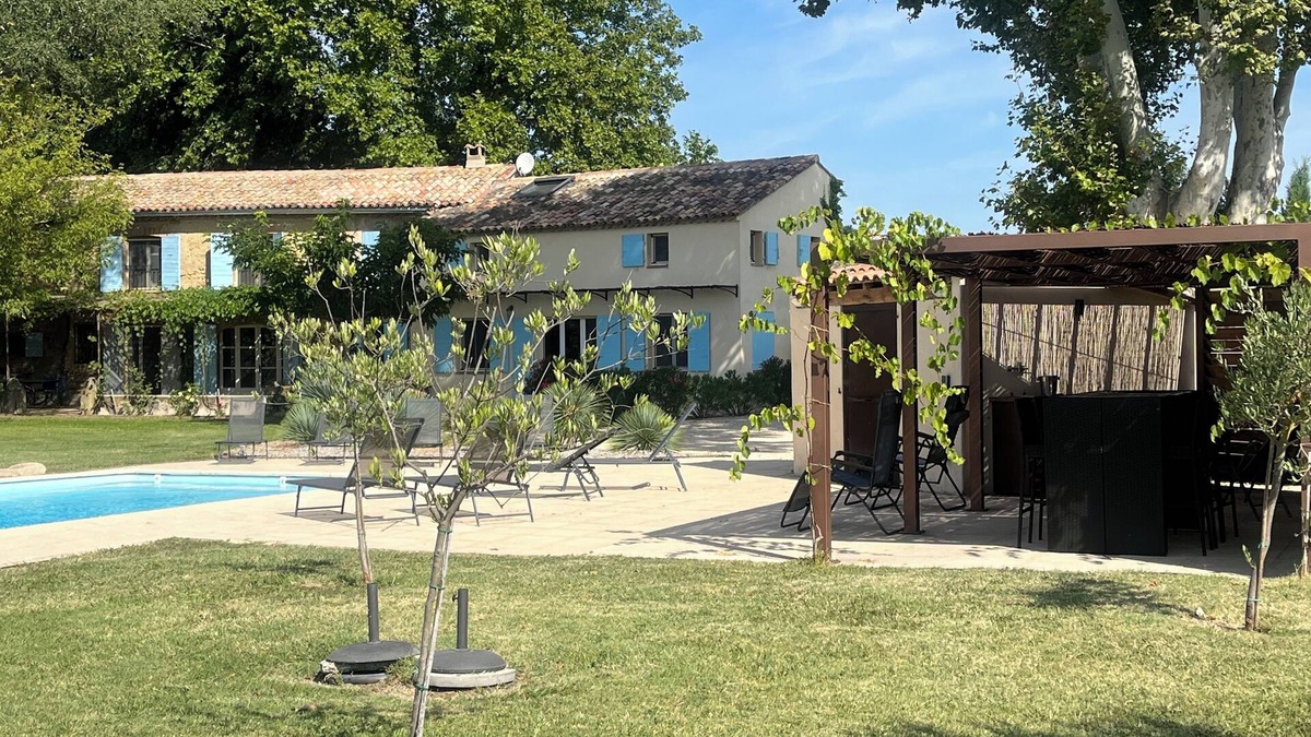 Courthezon House | Provence country house in the Chateauneuf-du-Pape wine region