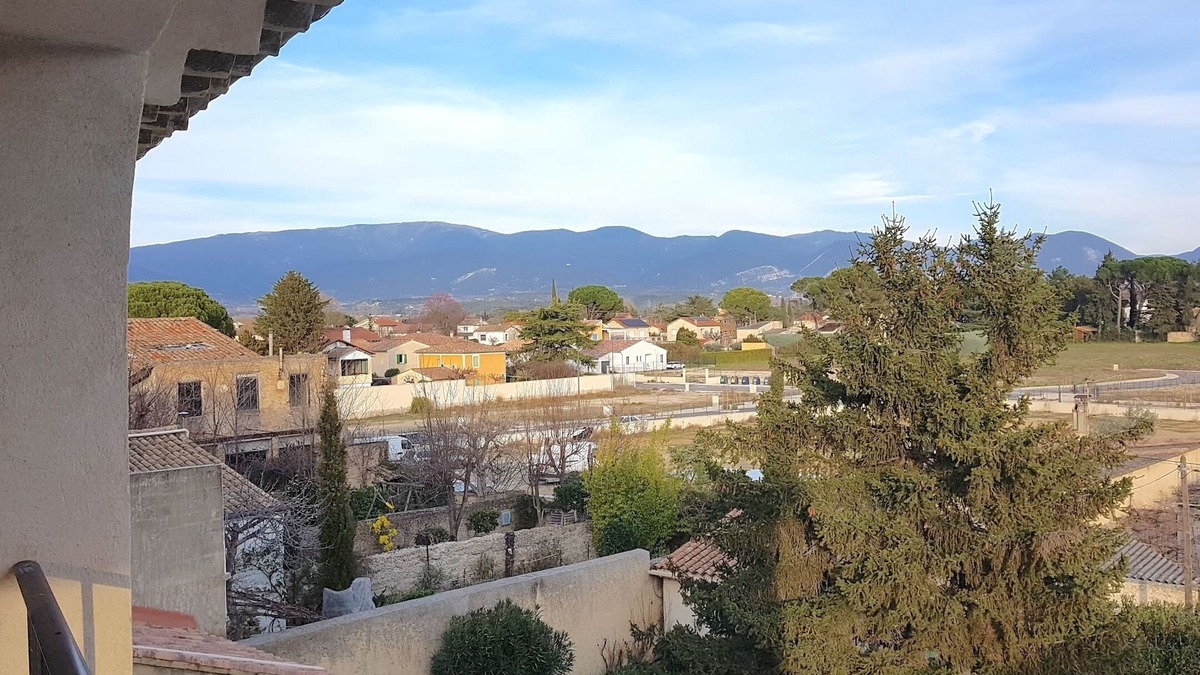 Valreas Apartment | Provence: Crossing city apartment, quiet, very bright, terrace. 2 stars.