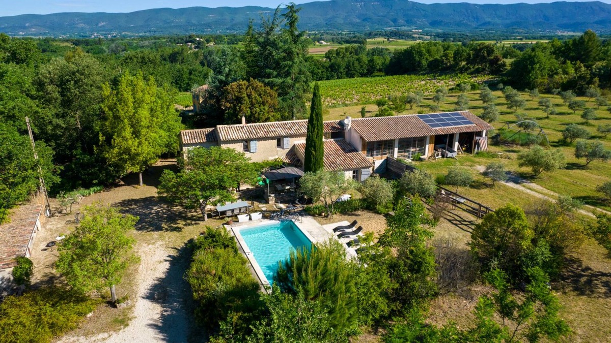 Ansouis Other | Provence farmhouse with swimming pool, olive grove 6 people, Rated 3 stars