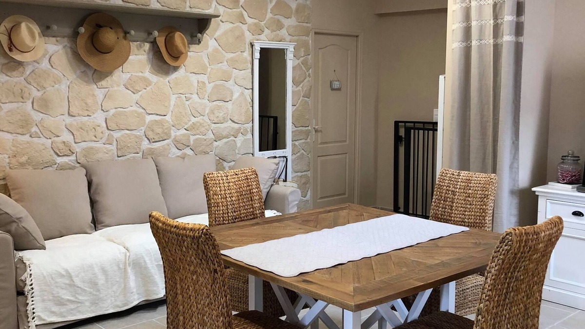 Bonnieux Apartment | Provence Luberon Bonnieux Rental Cottage Chez Basile