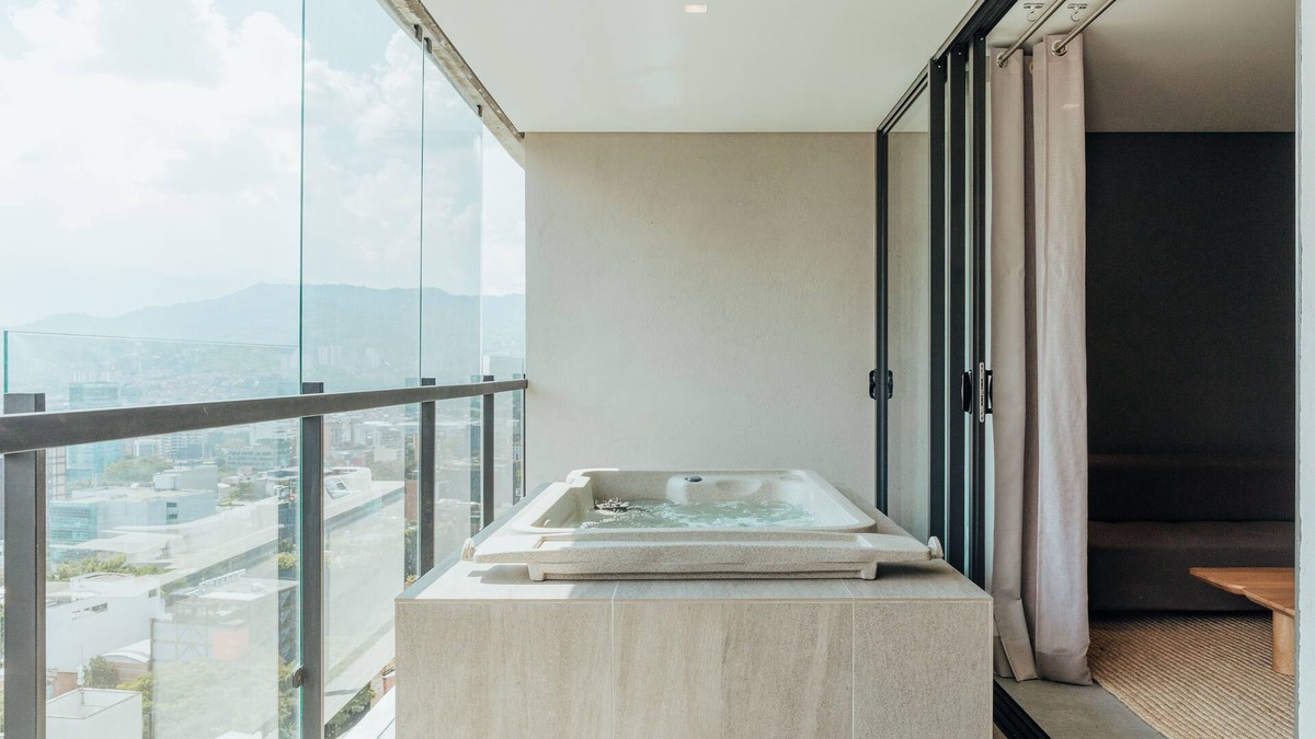 Las Lomas I Apartment | Provenza - Private Balcony & Hot Tub - Pool - Deluxe - Wake 1115