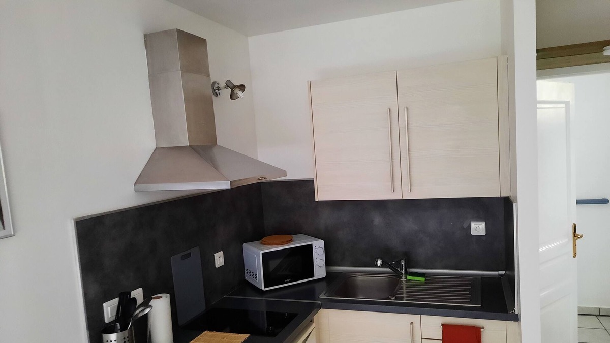 Maubeuge Apartment | Proximity to industrial area, WIFI, Netflix, All comfort