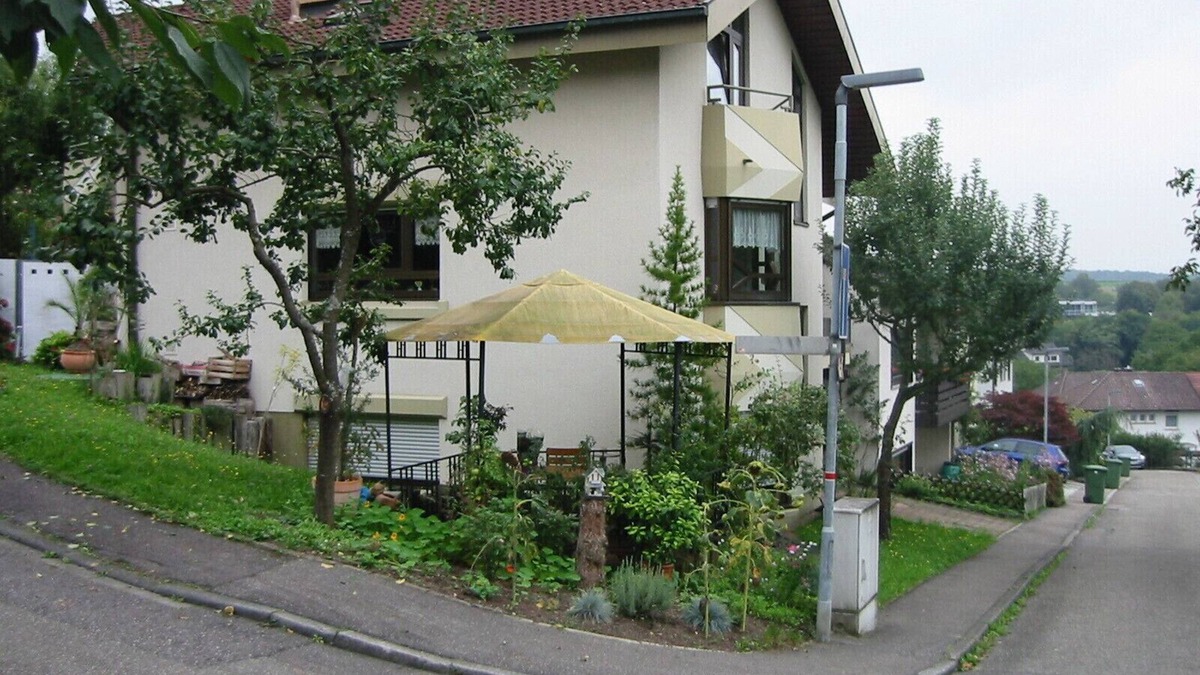 Dietlingen Apartment | Proximity to the gold city of Pforzheim + Karlsruhe. The apartment with a view of the vineyard😆